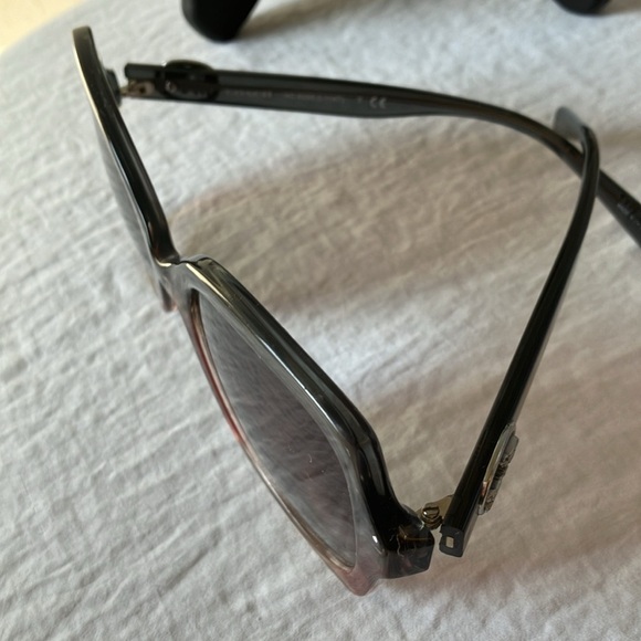 Coach: Gray Horse & Carriage (L1147) Burgundy Gradient Sunglasses with case main image 8